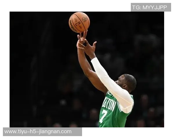 豪泽盛赞布朗连续八场得分超30他在场上如鱼得水随心所欲 豪泽盛赞布朗连续八场得分超30他在场上如鱼得水随心所欲