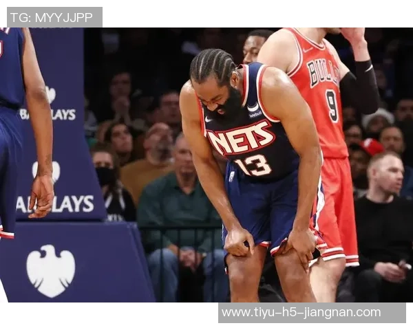 哈登与莱昂纳德下半场表现低迷合计仅得10分不敌角色球员科比布朗 哈登与莱昂纳德下半场表现低迷合计仅得10分不敌角色球员科比布朗